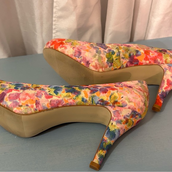 Madden Girl Size 7.5 - Picture 8 of 11